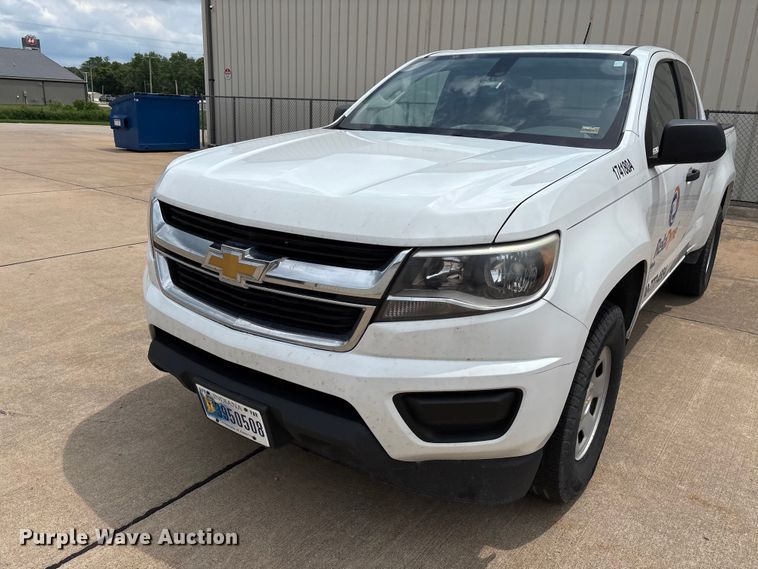 image for item FC5828 2017 Chevrolet Colorado Ext. Cab pickup truck