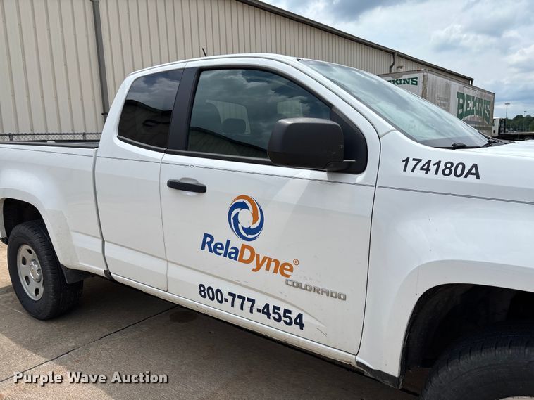 image for item FC5828 2017 Chevrolet Colorado Ext. Cab pickup truck