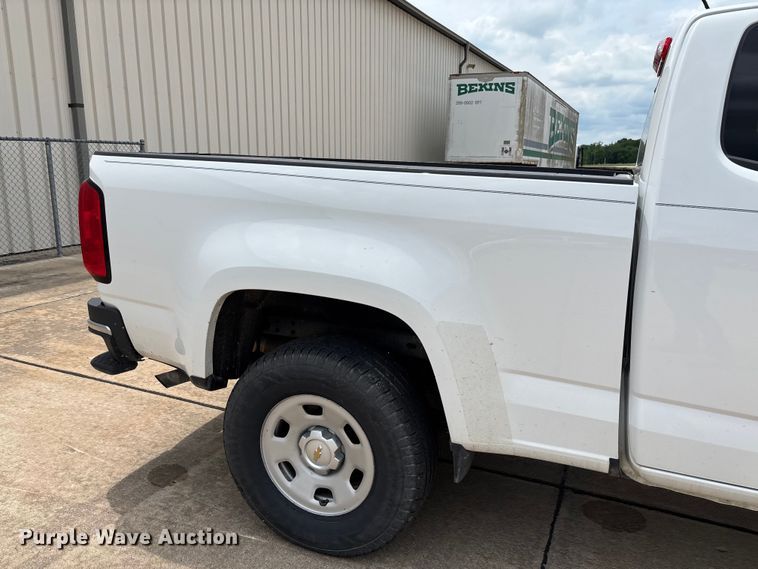 image for item FC5828 2017 Chevrolet Colorado Ext. Cab pickup truck