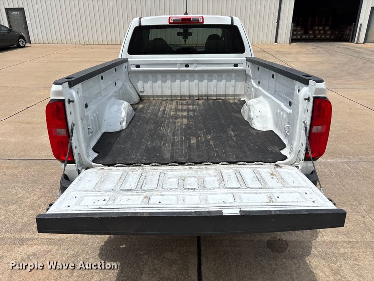 image for item FC5828 2017 Chevrolet Colorado Ext. Cab pickup truck