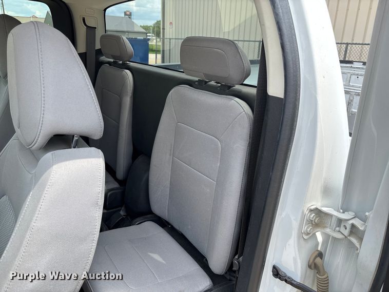 image for item FC5828 2017 Chevrolet Colorado Ext. Cab pickup truck