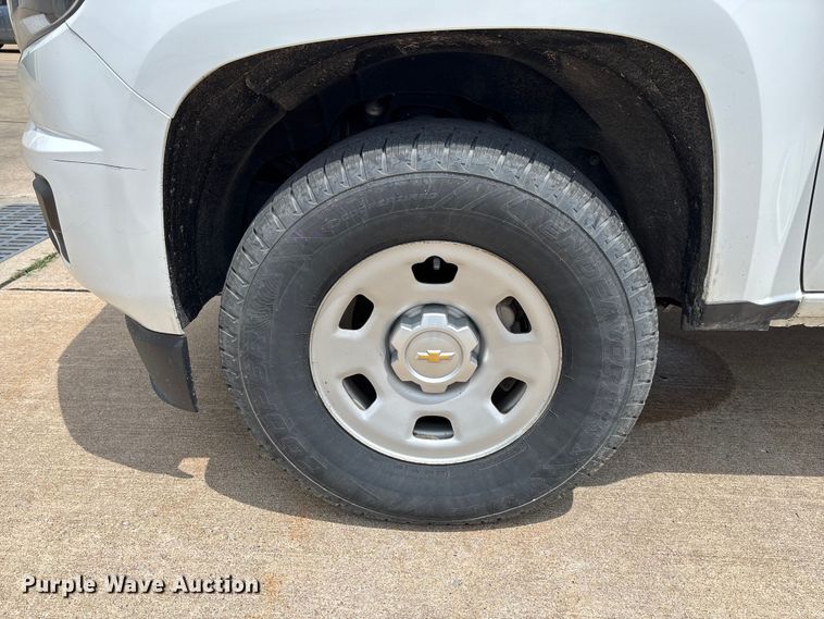 image for item FC5828 2017 Chevrolet Colorado Ext. Cab pickup truck