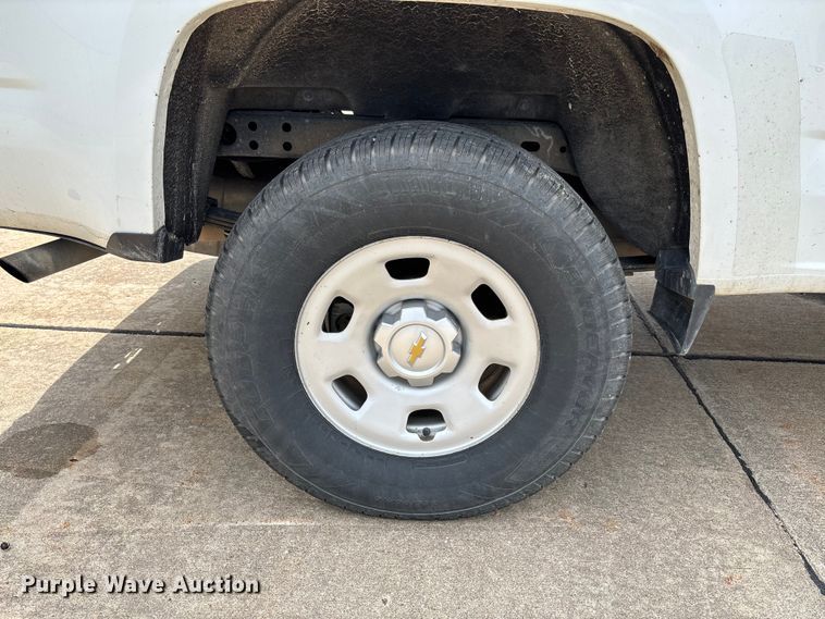 image for item FC5828 2017 Chevrolet Colorado Ext. Cab pickup truck