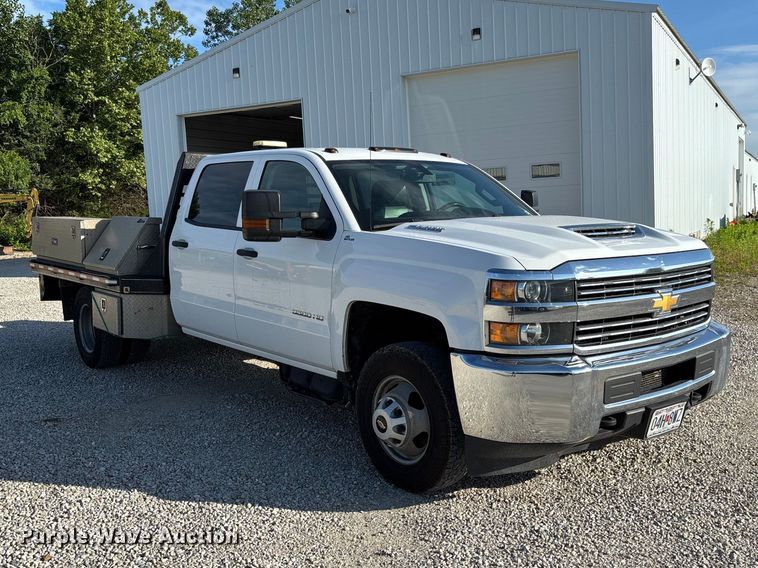 image for item FC5836 2018 Chevrolet Silverado 3500 HD Crew Cab flatbed pickup truck