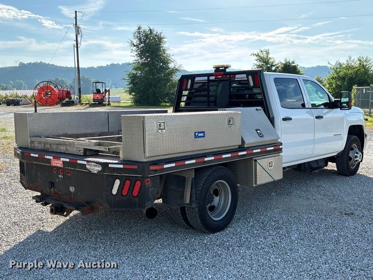 image for item FC5836 2018 Chevrolet Silverado 3500 HD Crew Cab flatbed pickup truck
