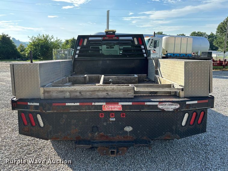 image for item FC5836 2018 Chevrolet Silverado 3500 HD Crew Cab flatbed pickup truck