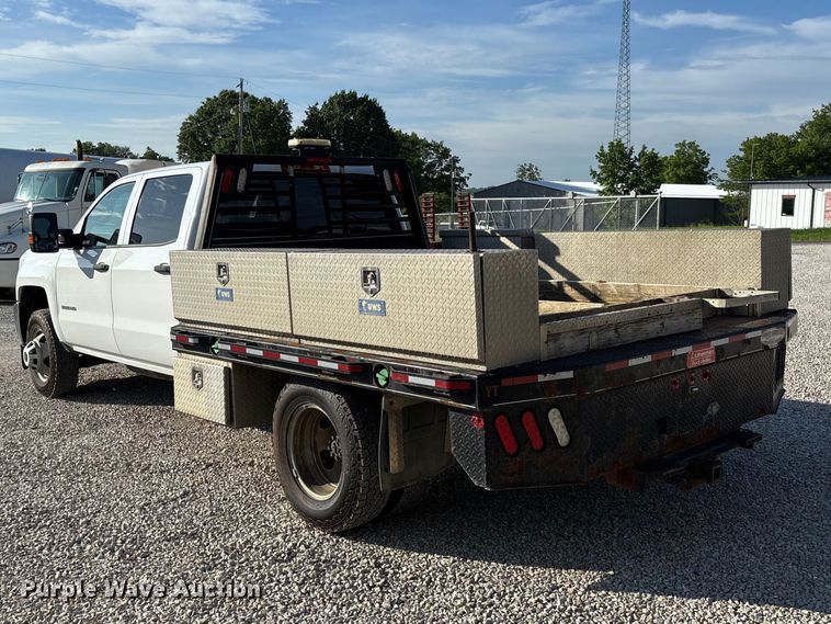 image for item FC5836 2018 Chevrolet Silverado 3500 HD Crew Cab flatbed pickup truck
