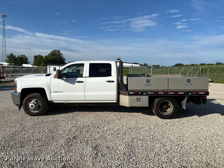 image for item FC5836 2018 Chevrolet Silverado 3500 HD Crew Cab flatbed pickup truck