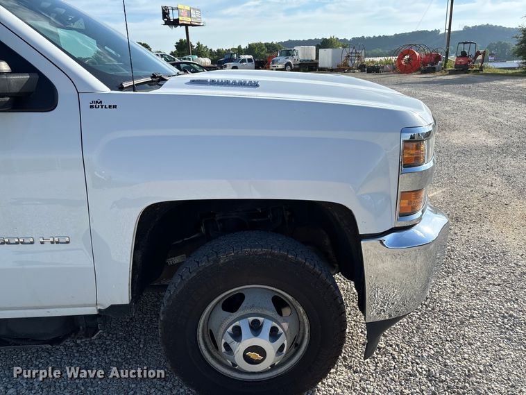 image for item FC5836 2018 Chevrolet Silverado 3500 HD Crew Cab flatbed pickup truck