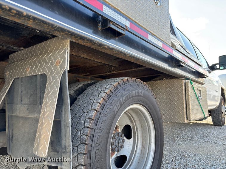 image for item FC5836 2018 Chevrolet Silverado 3500 HD Crew Cab flatbed pickup truck