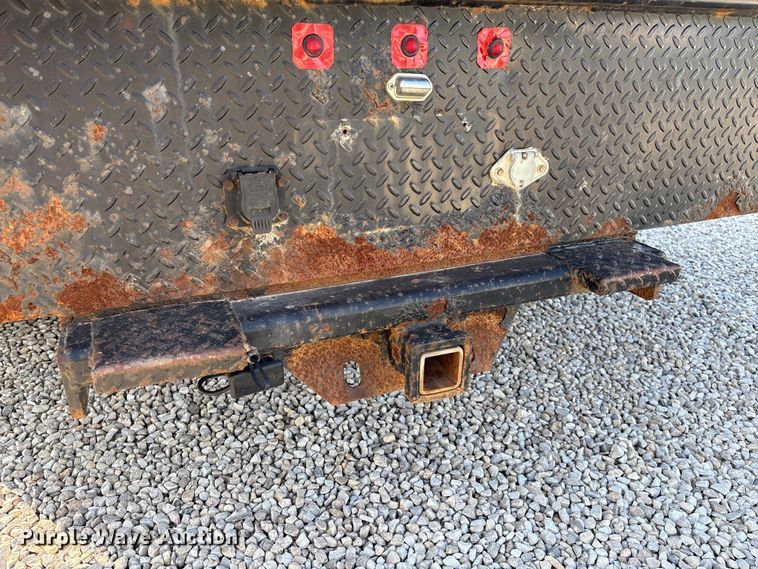 image for item FC5836 2018 Chevrolet Silverado 3500 HD Crew Cab flatbed pickup truck