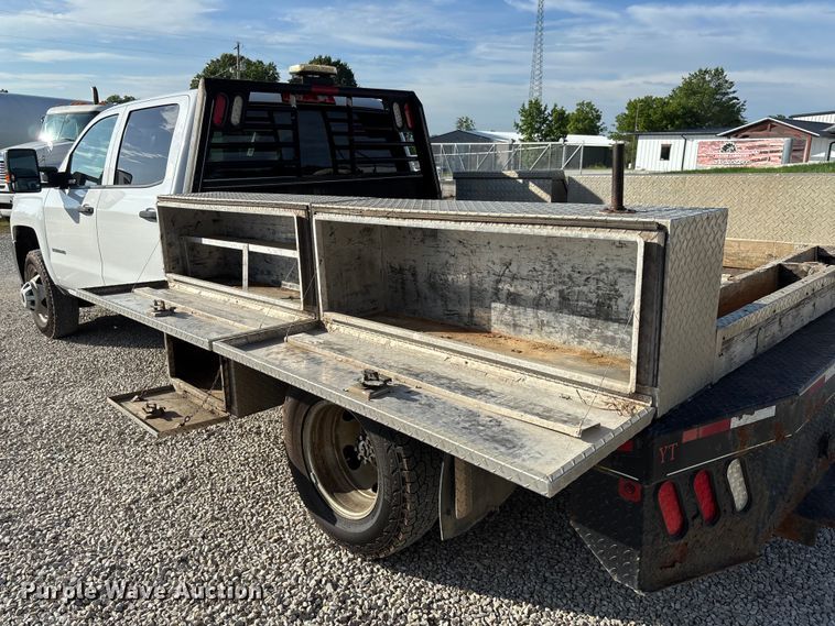 image for item FC5836 2018 Chevrolet Silverado 3500 HD Crew Cab flatbed pickup truck
