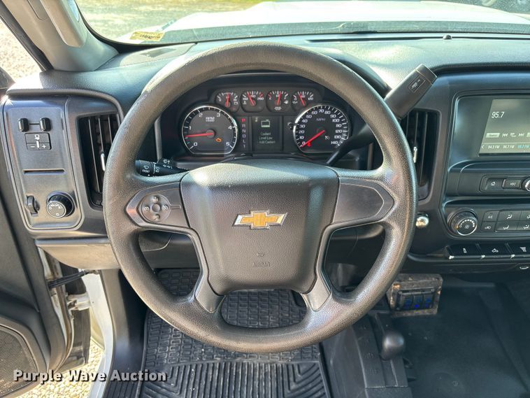 image for item FC5836 2018 Chevrolet Silverado 3500 HD Crew Cab flatbed pickup truck