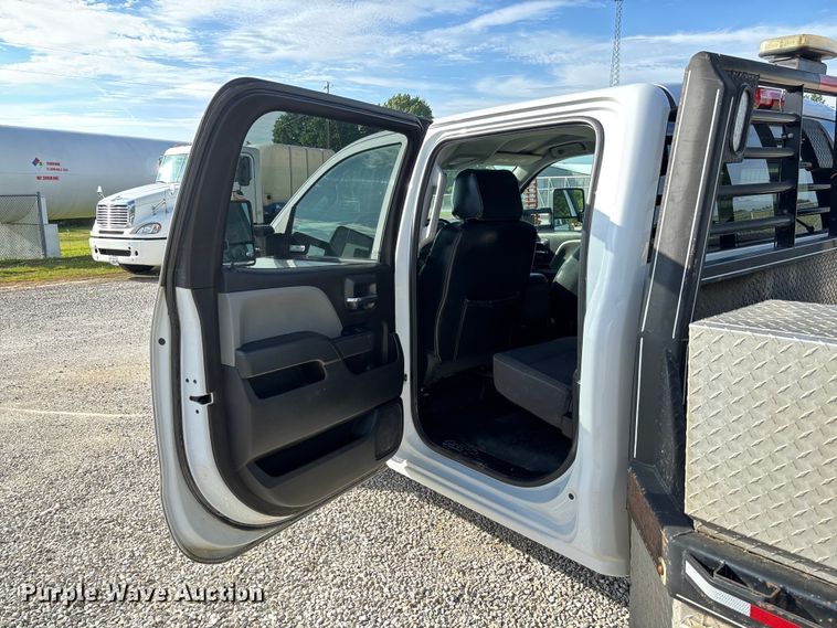 image for item FC5836 2018 Chevrolet Silverado 3500 HD Crew Cab flatbed pickup truck