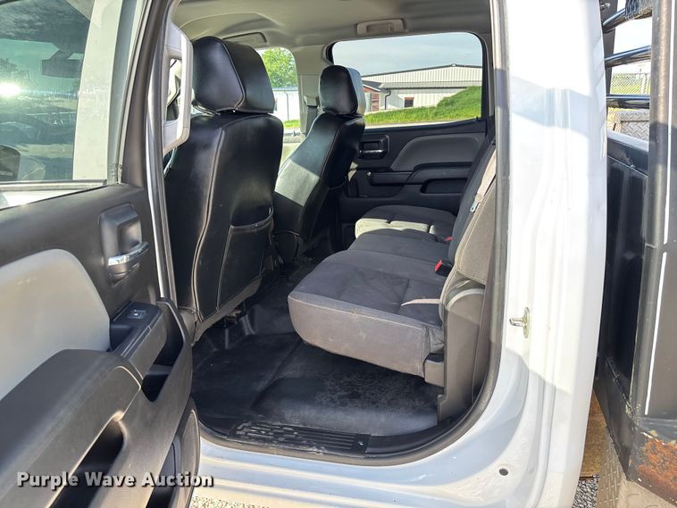 image for item FC5836 2018 Chevrolet Silverado 3500 HD Crew Cab flatbed pickup truck
