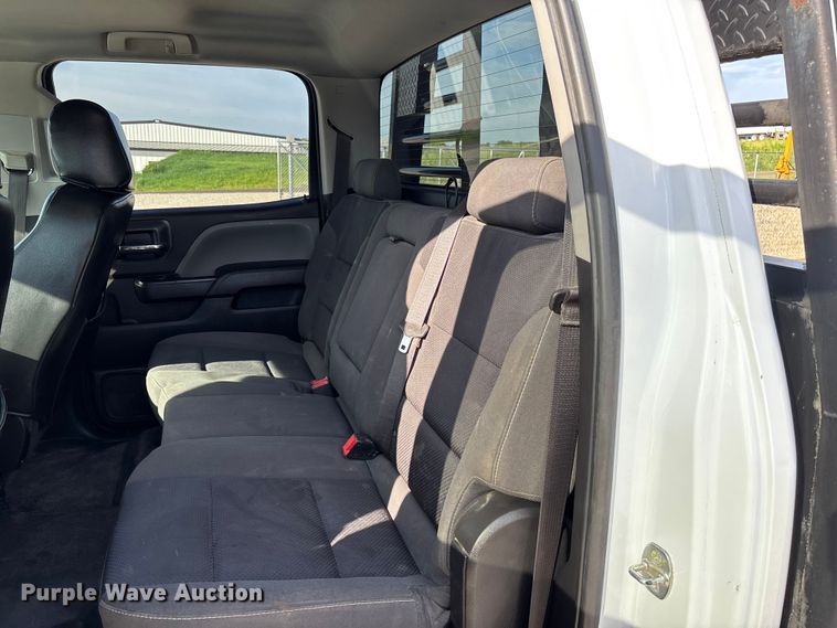 image for item FC5836 2018 Chevrolet Silverado 3500 HD Crew Cab flatbed pickup truck