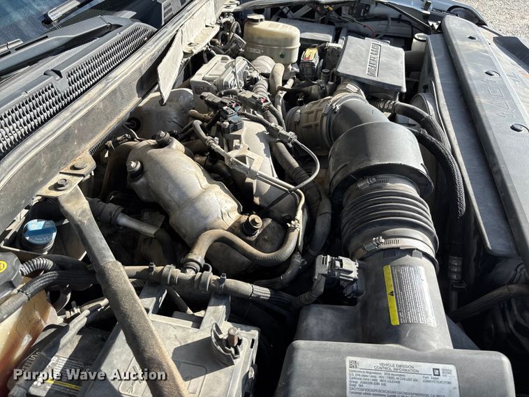 image for item FC5836 2018 Chevrolet Silverado 3500 HD Crew Cab flatbed pickup truck