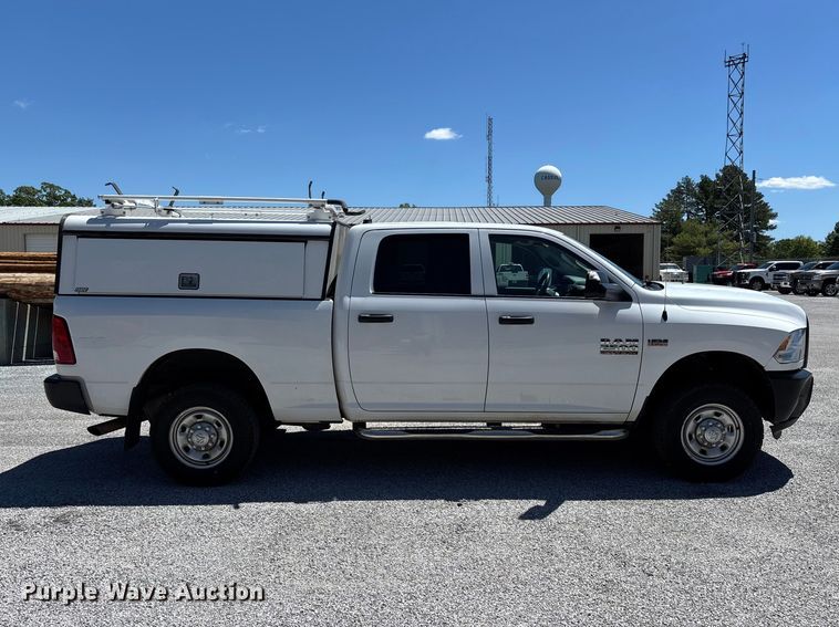 image for item FG0348 2016 RAM 2500 Heavy Duty Crew Cab pickup truck