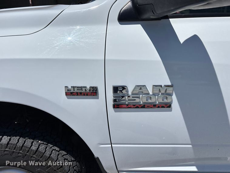 image for item FG0348 2016 RAM 2500 Heavy Duty Crew Cab pickup truck