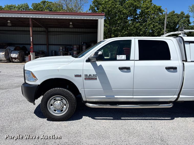 image for item FG0348 2016 RAM 2500 Heavy Duty Crew Cab pickup truck