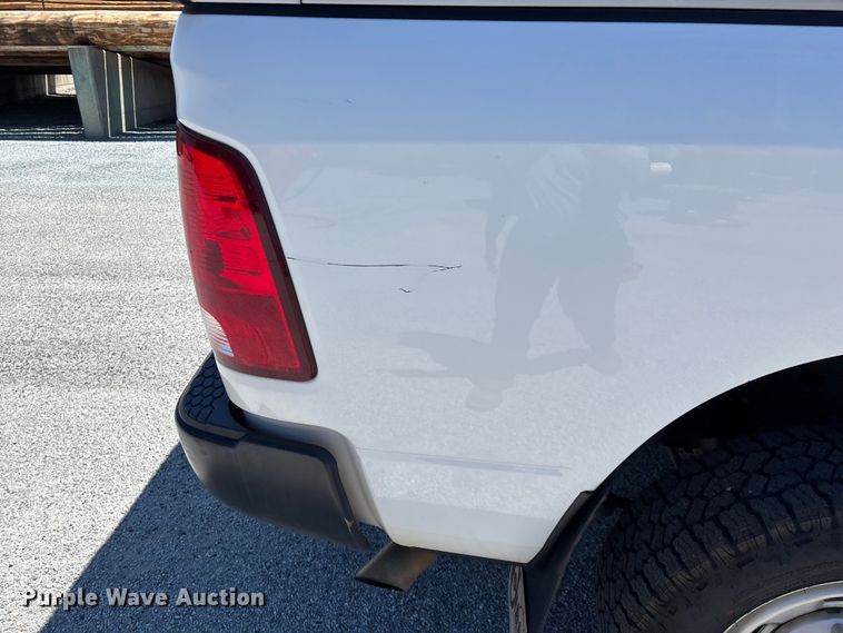 image for item FG0348 2016 RAM 2500 Heavy Duty Crew Cab pickup truck