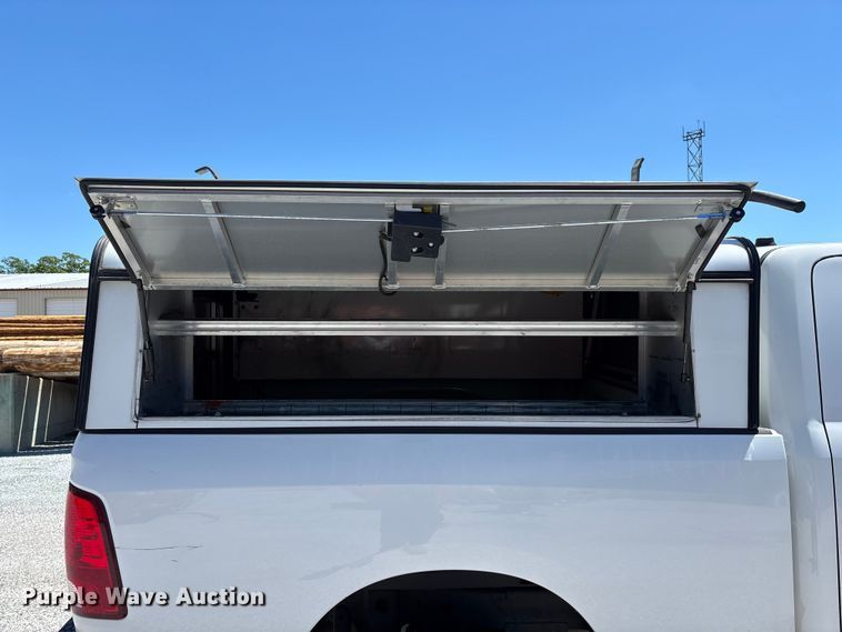 image for item FG0348 2016 RAM 2500 Heavy Duty Crew Cab pickup truck
