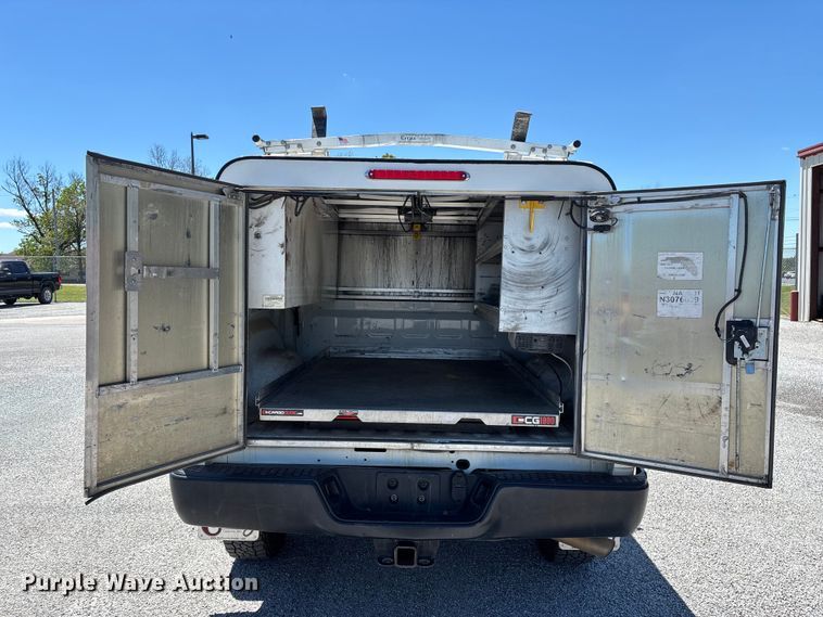 image for item FG0348 2016 RAM 2500 Heavy Duty Crew Cab pickup truck