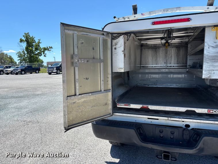 image for item FG0348 2016 RAM 2500 Heavy Duty Crew Cab pickup truck