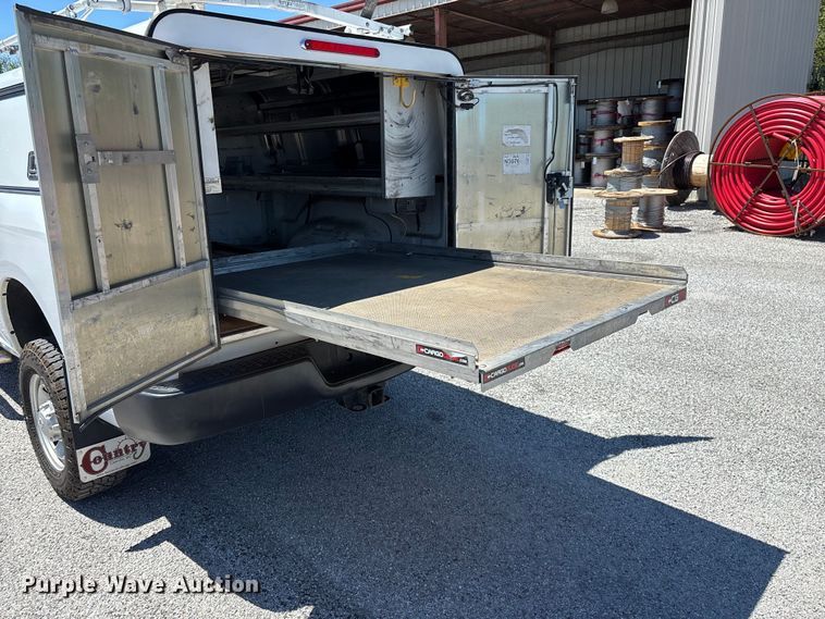 image for item FG0348 2016 RAM 2500 Heavy Duty Crew Cab pickup truck