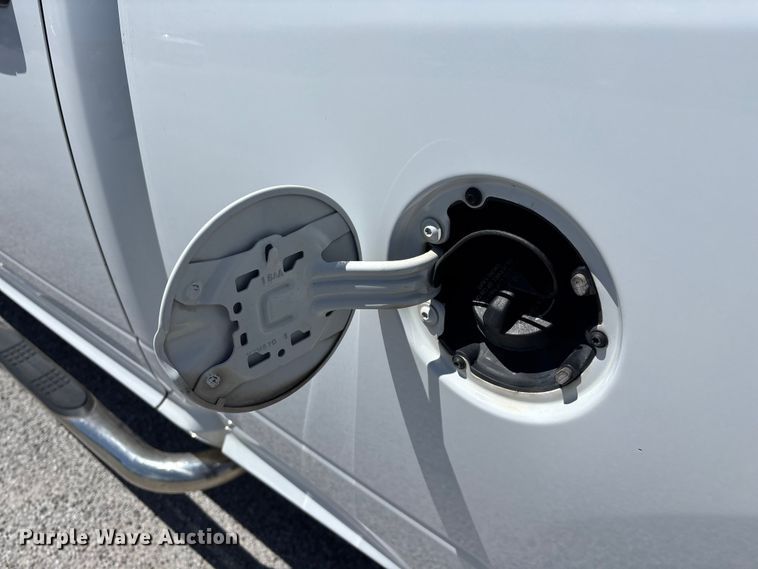 image for item FG0348 2016 RAM 2500 Heavy Duty Crew Cab pickup truck