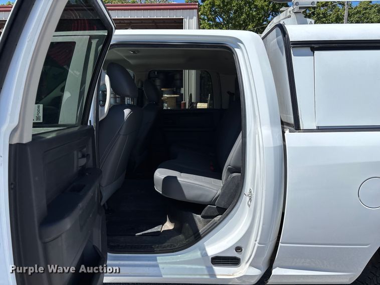 image for item FG0348 2016 RAM 2500 Heavy Duty Crew Cab pickup truck