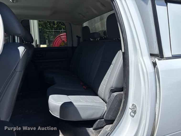 image for item FG0348 2016 RAM 2500 Heavy Duty Crew Cab pickup truck
