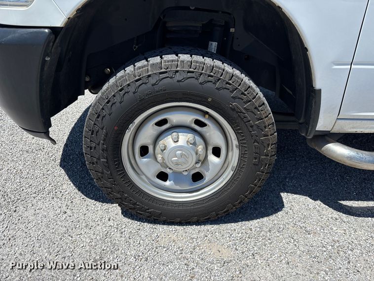 image for item FG0348 2016 RAM 2500 Heavy Duty Crew Cab pickup truck