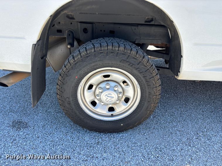 image for item FG0348 2016 RAM 2500 Heavy Duty Crew Cab pickup truck