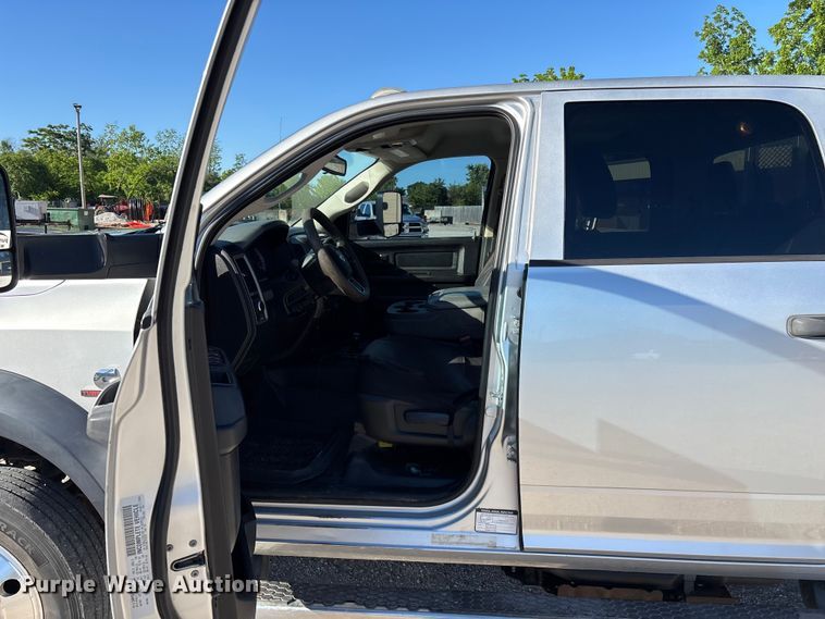 image for item FG0350 2015 RAM 4500  utility / service truck