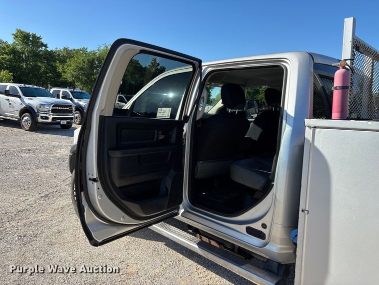 image for item FG0350 2015 RAM 4500  utility / service truck