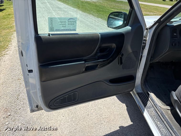 image for item FG0362 2005 Ford Ranger pickup truck