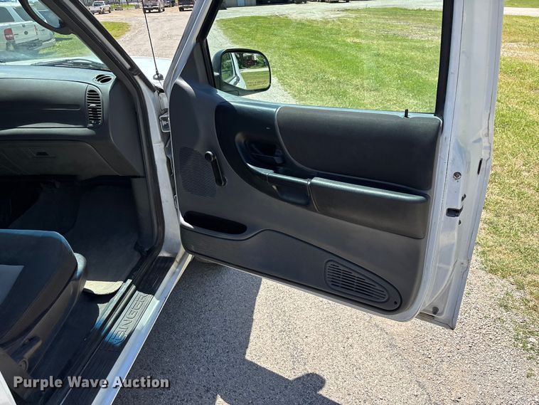image for item FG0362 2005 Ford Ranger pickup truck