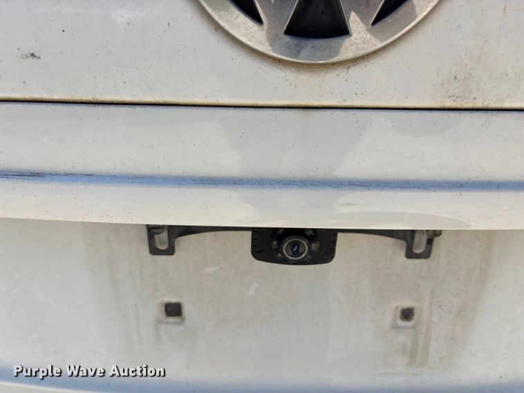 image for item FG0369 2009 Volkswagen Routan van