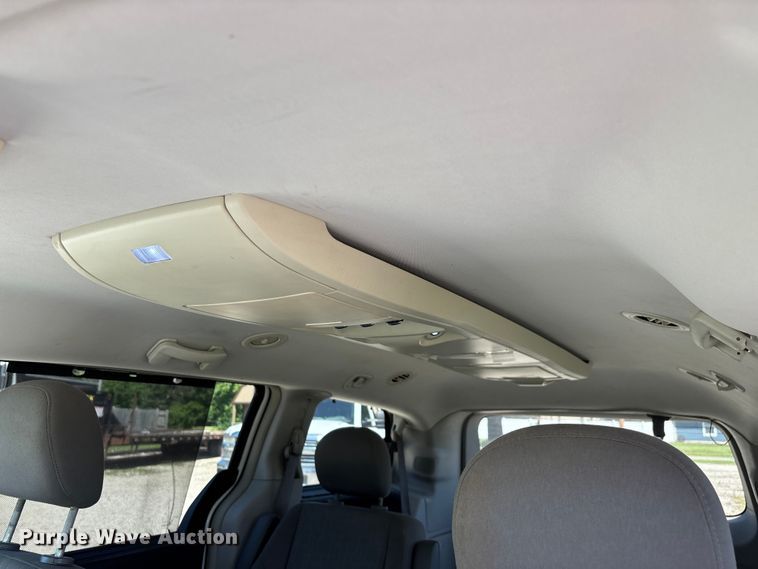 image for item FG0369 2009 Volkswagen Routan van