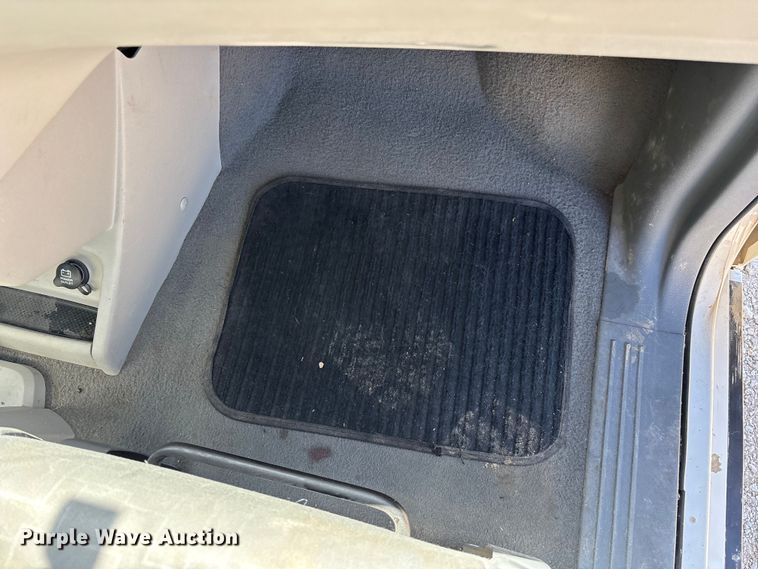 image for item FG0369 2009 Volkswagen Routan van
