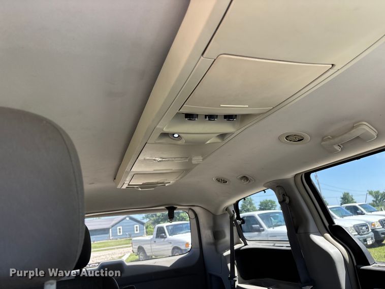 image for item FG0369 2009 Volkswagen Routan van