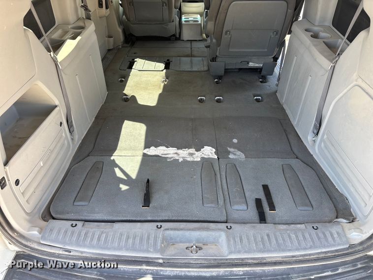 image for item FG0369 2009 Volkswagen Routan van