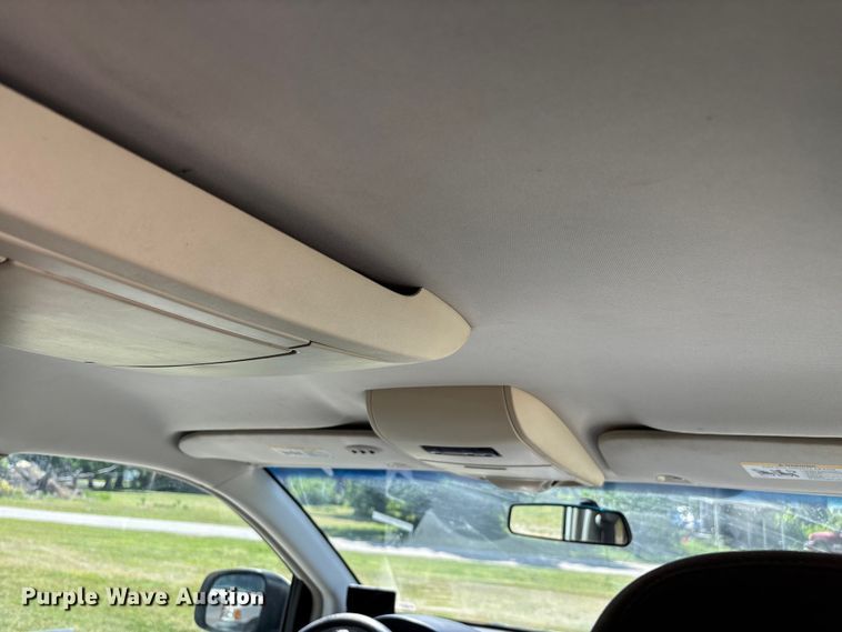 image for item FG0369 2009 Volkswagen Routan van