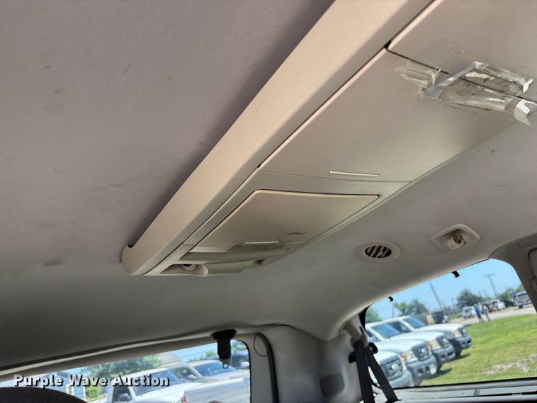 image for item FG0369 2009 Volkswagen Routan van