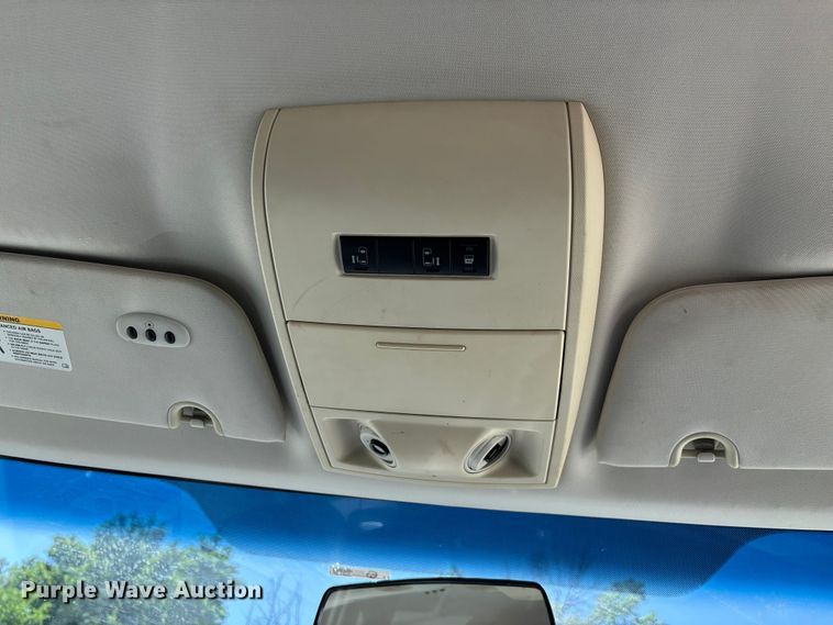 image for item FG0369 2009 Volkswagen Routan van