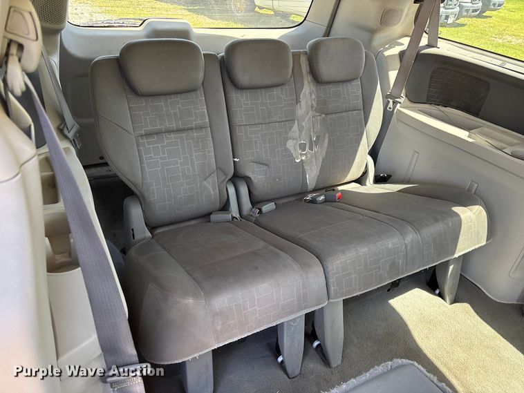 image for item FG0369 2009 Volkswagen Routan van