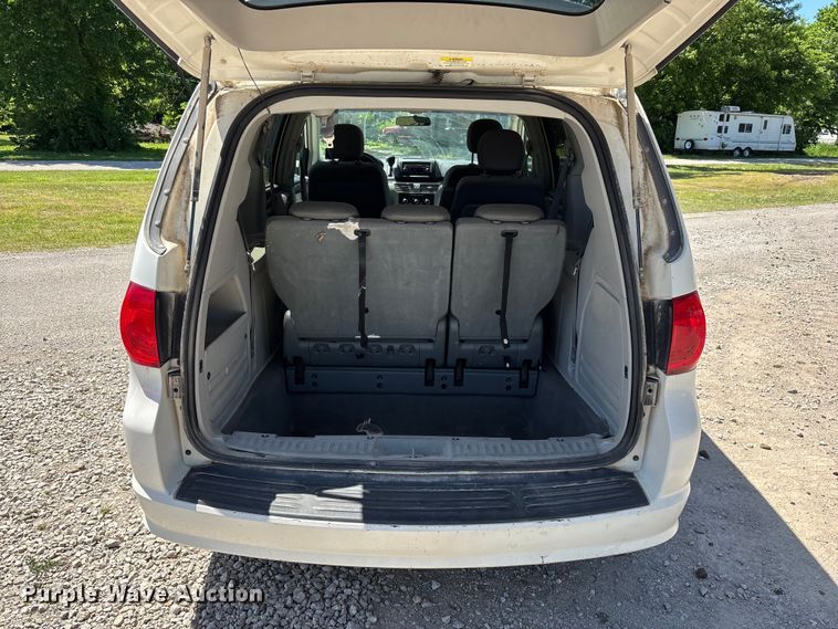 image for item FG0369 2009 Volkswagen Routan van