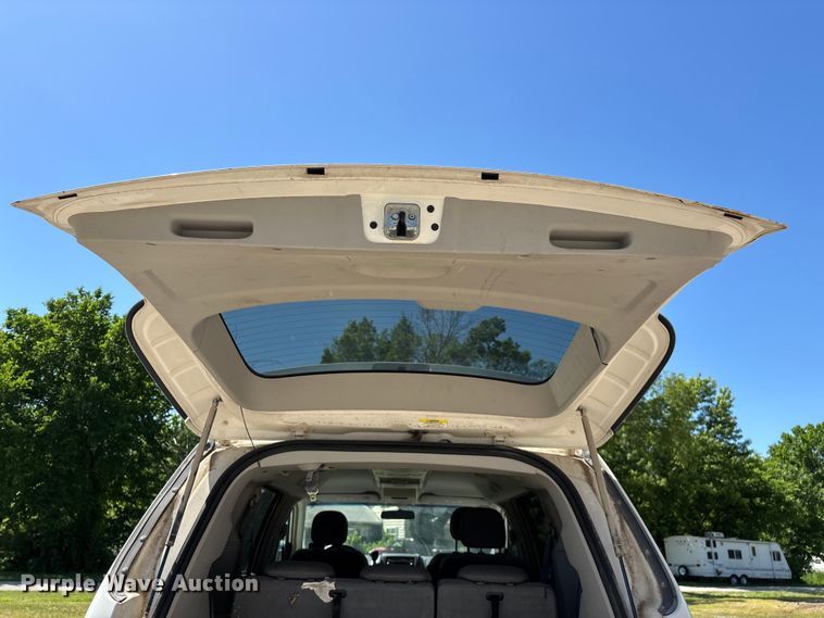 image for item FG0369 2009 Volkswagen Routan van