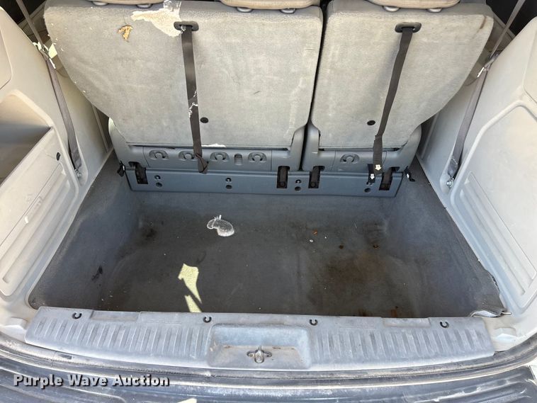 image for item FG0369 2009 Volkswagen Routan van